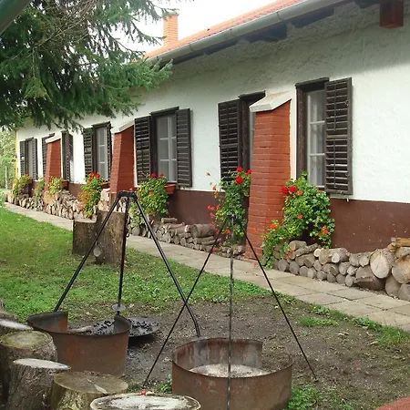Okotura Vendeghaz Es Kemping Guest house Hortobagy