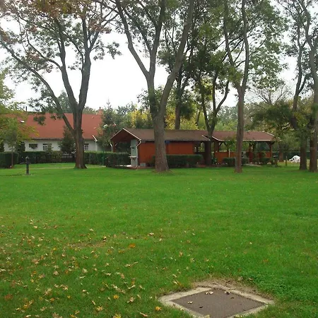 Guest house Okotura Vendeghaz Es Kemping *